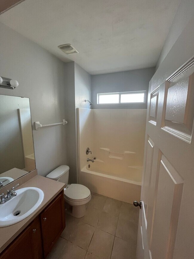 Building Photo - 5600 Hampton Hill Cir