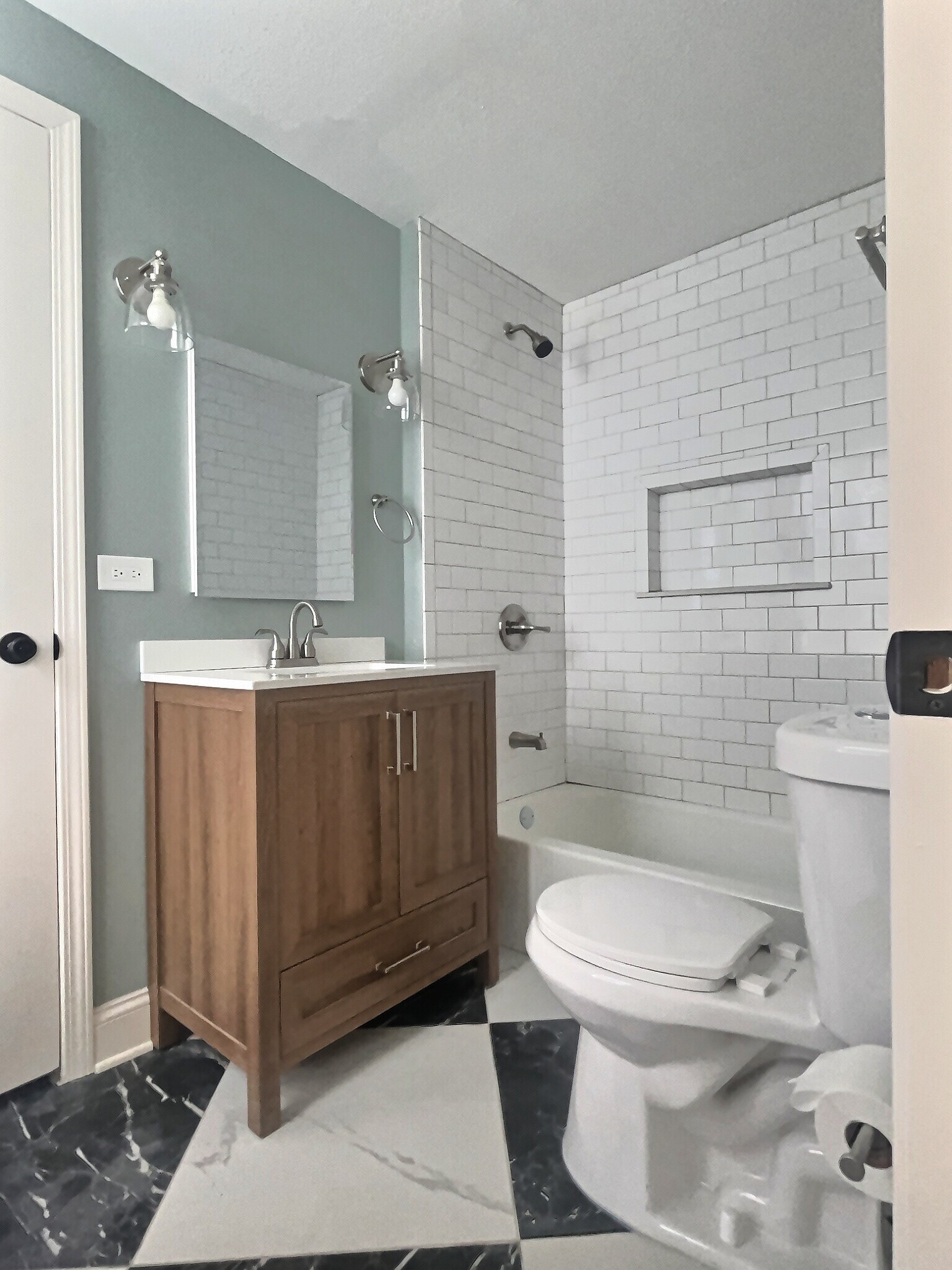 Building Photo - 712 45th St