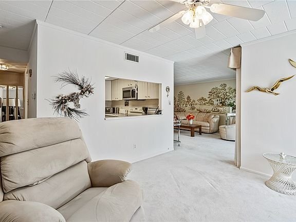 Building Photo - 900 Washington Rd