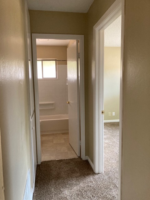 Building Photo - 1322 Topaz Way