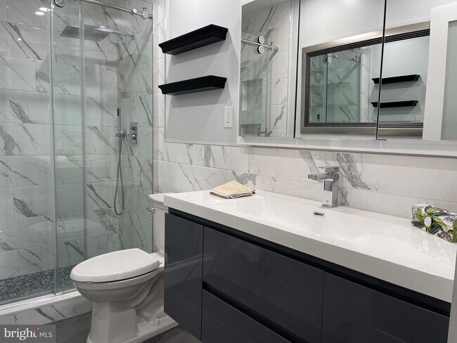 Building Photo - 519 G St SW