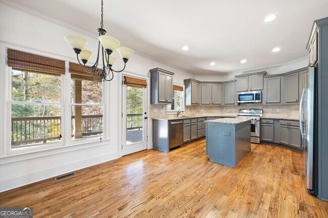 Building Photo - 215 Arthur Hills Dr