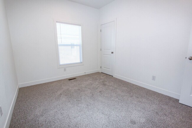 Building Photo - New Manufactured Home in Paudlen