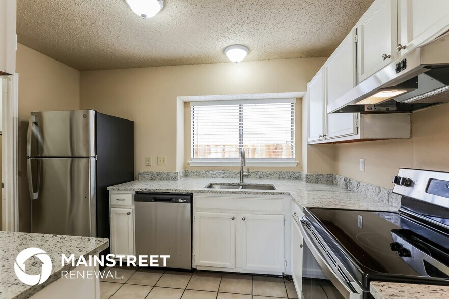 Building Photo - 8610 Shallow Ridge Dr
