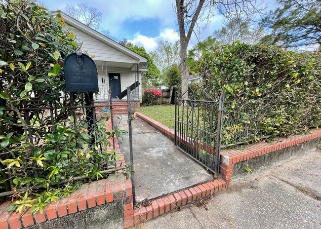 Building Photo - Available now. Totally remodeled 3 BR/2 BA...