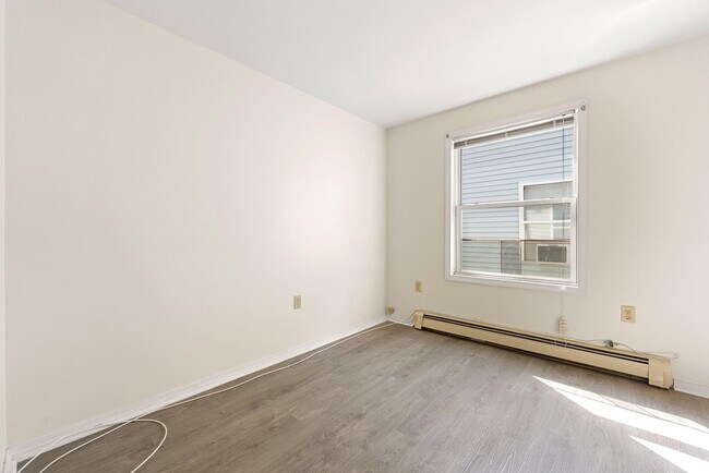 Building Photo - 338 Johnston Ave