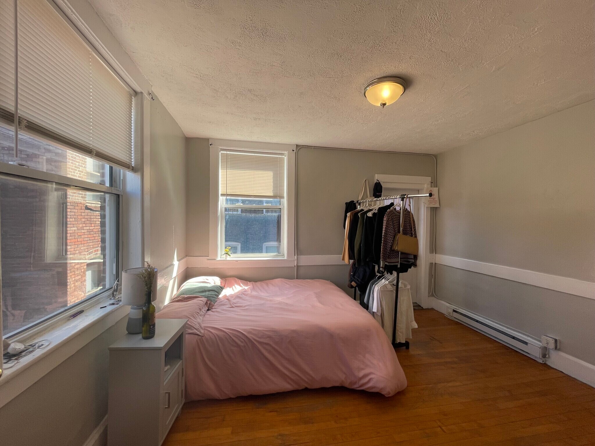 Building Photo - 162 Endicott St