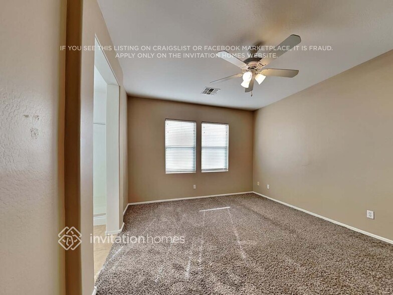 Building Photo - 3121 S 74th Dr