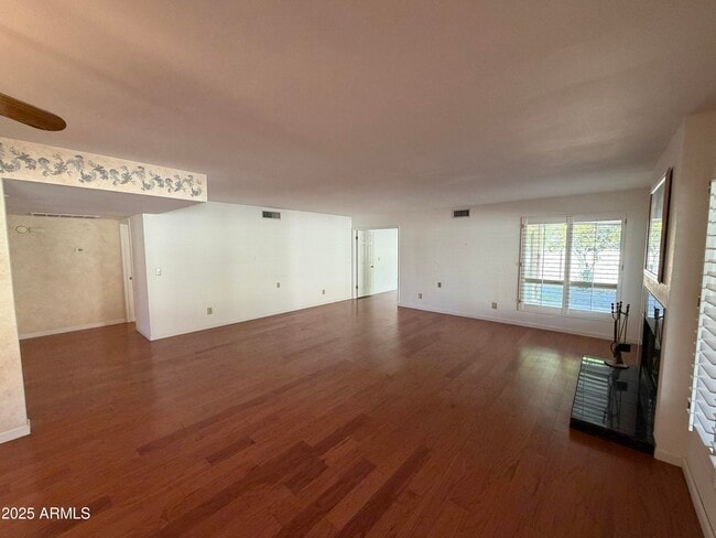 Building Photo - 10402 E Regal Dr