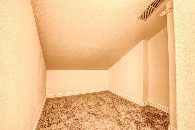 Building Photo - 25624 Wordsworth Ln