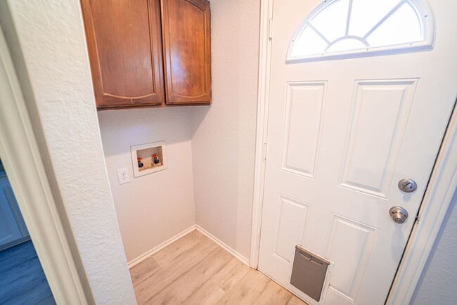 Building Photo - 1425 Danielle Dr