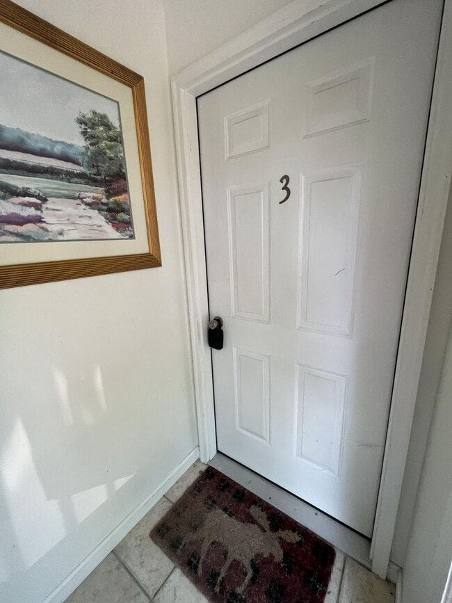 Building Photo - 3 bedroom, 1 bathroom unit in Wilmore- located on Asbury's campus!