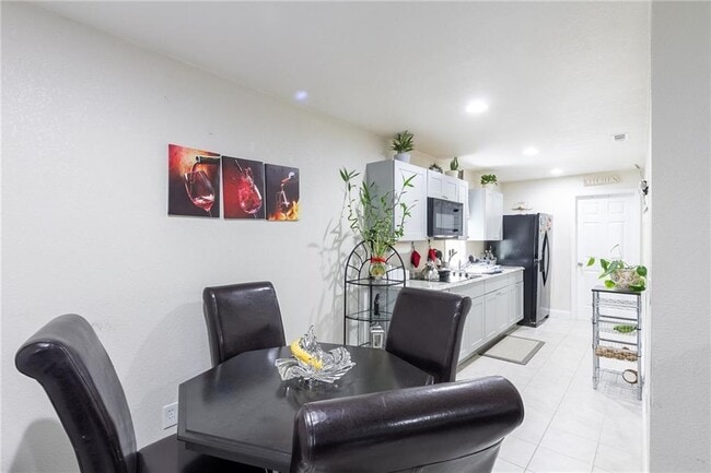 Building Photo - 728 Saybrook Cir NW