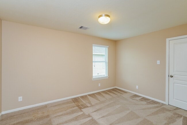 Building Photo - 3 Garden Ridge Ct