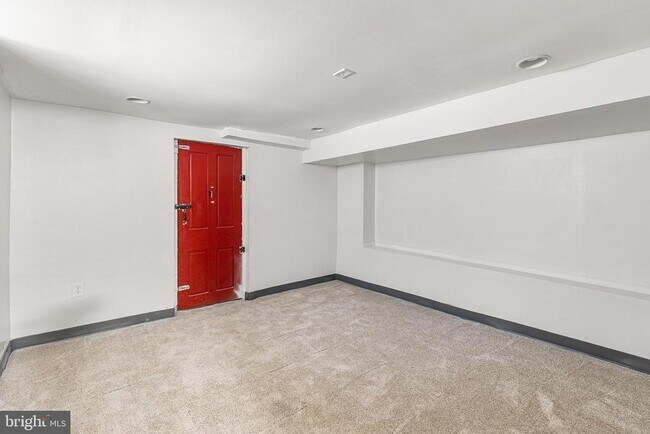 Building Photo - 345 W Mt Pleasant Ave