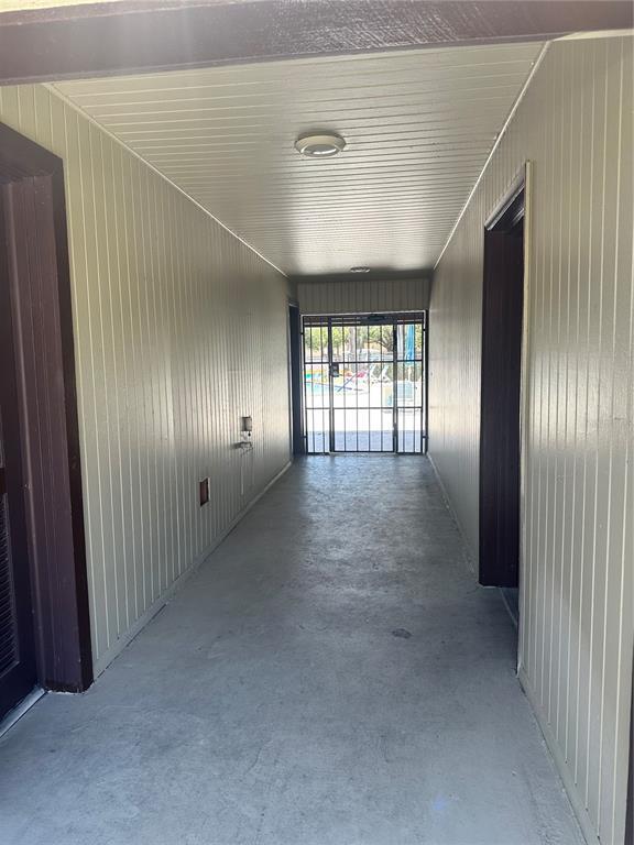 Building Photo - 4215 E Bay Dr