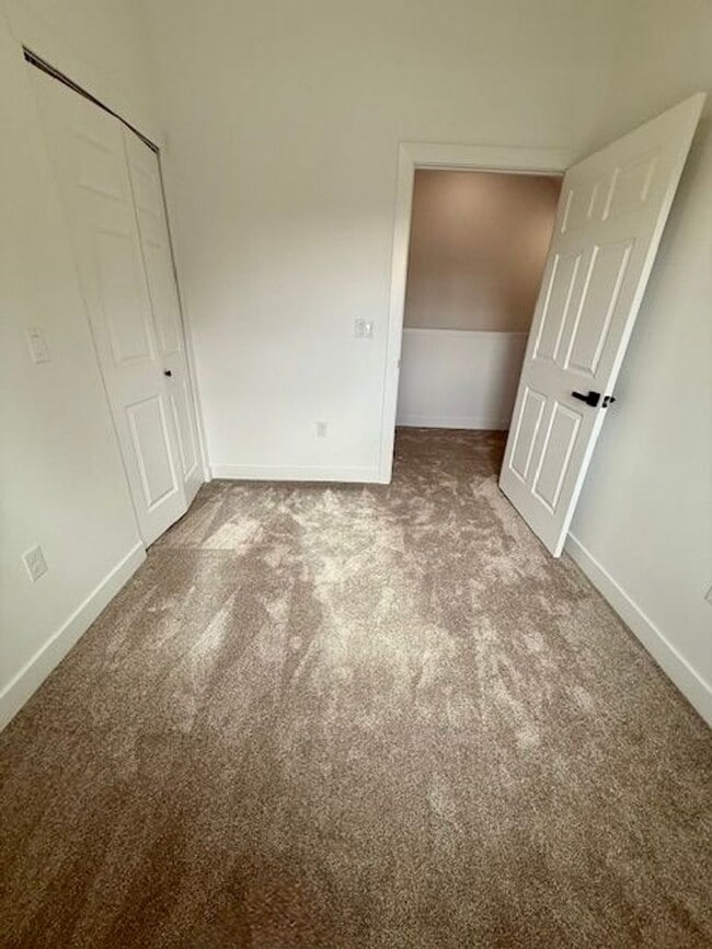 Building Photo - New Construction 2025: 5BR + Main-Level Office Amity OR