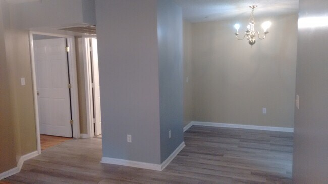 New Remodel Floors and Walls - 600 Audubon Lake Dr