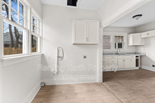 Building Photo - 1233Fulton Avenue SW