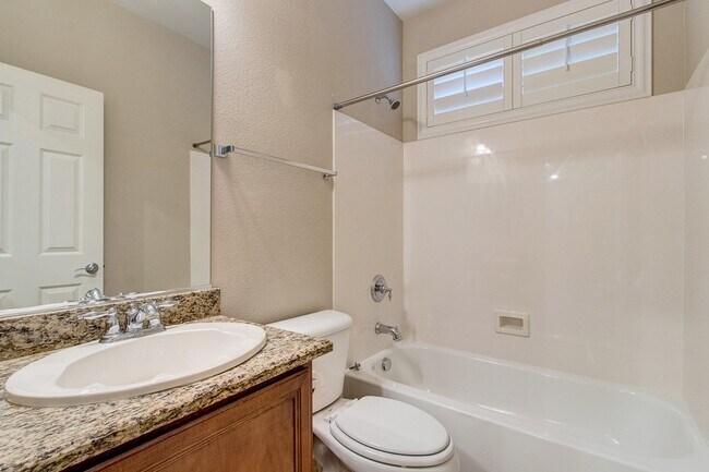 Building Photo - Summerlin Home with downstairs Bed/Bath & Large Patio with Courtyard!