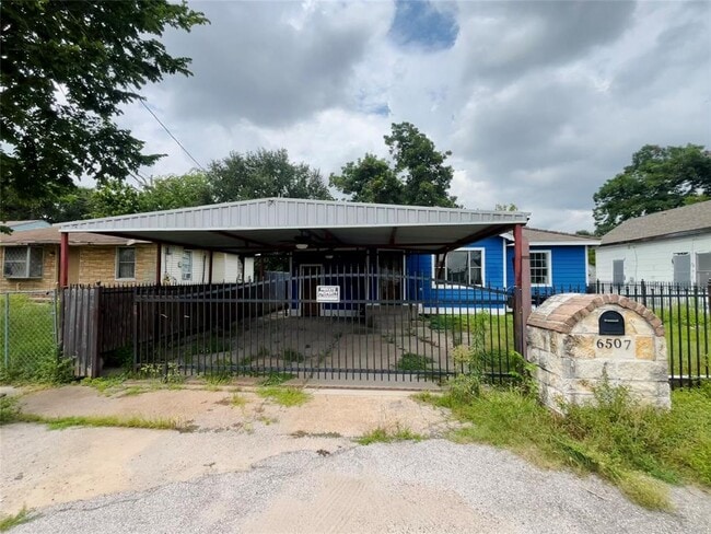 Building Photo - 6507 Longview St