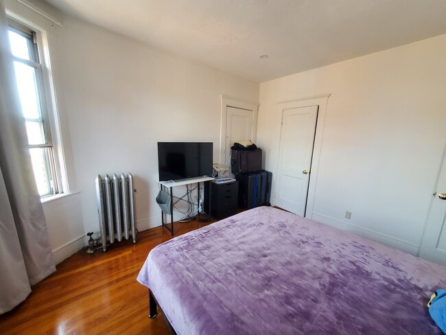 Building Photo - 11 Scottfield Rd