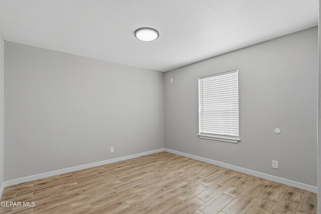 Building Photo - 10752 Mellward Rd