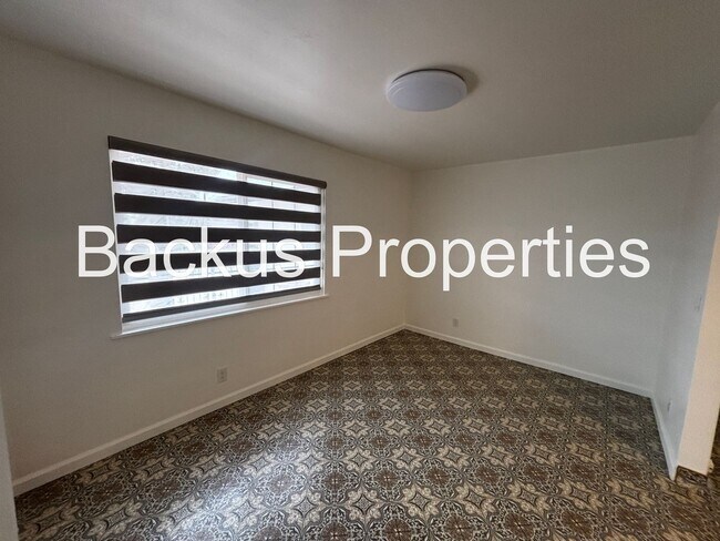 Building Photo - Wonderful three bedroom home in Monterey