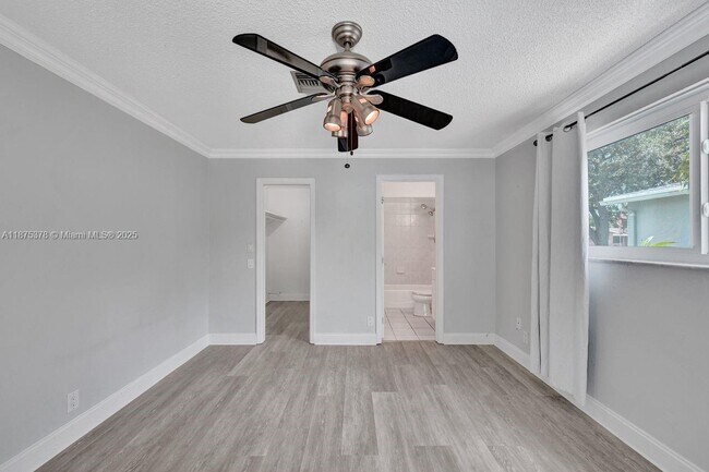 Building Photo - 5031 SW 88th Terrace