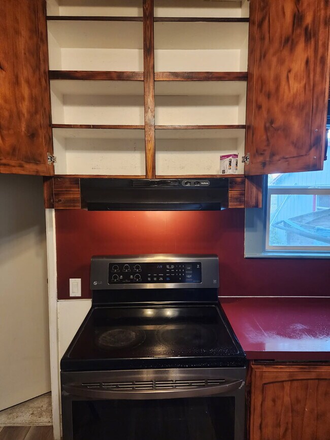 Building Photo - 1609 NE Waterfront St