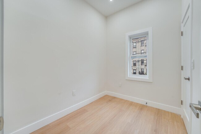 Building Photo - 704 Palisade Ave