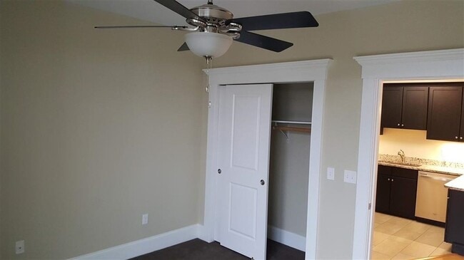 Building Photo - 2 Silver St