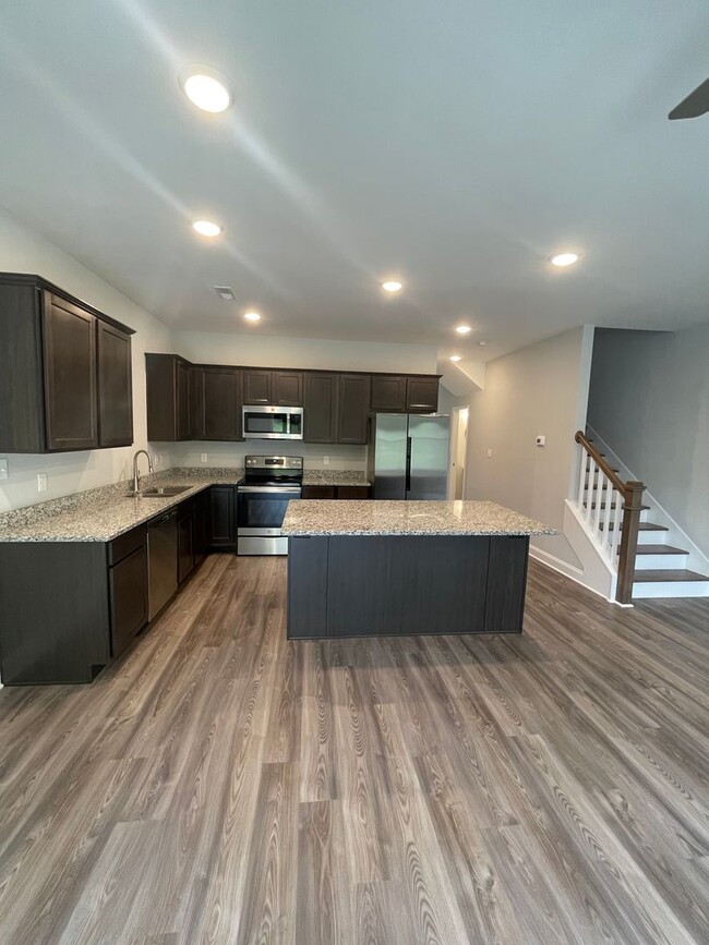 Building Photo - Newly Built 3 Bedrooms, 2.5 Baths 2-story ...