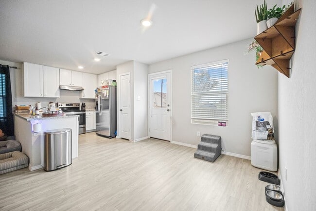 Building Photo - 5706 Elm Valley Dr