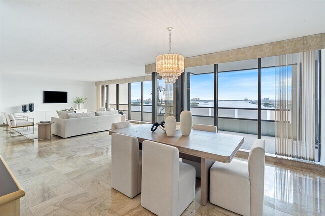 Building Photo - 100 Lakeshore Dr