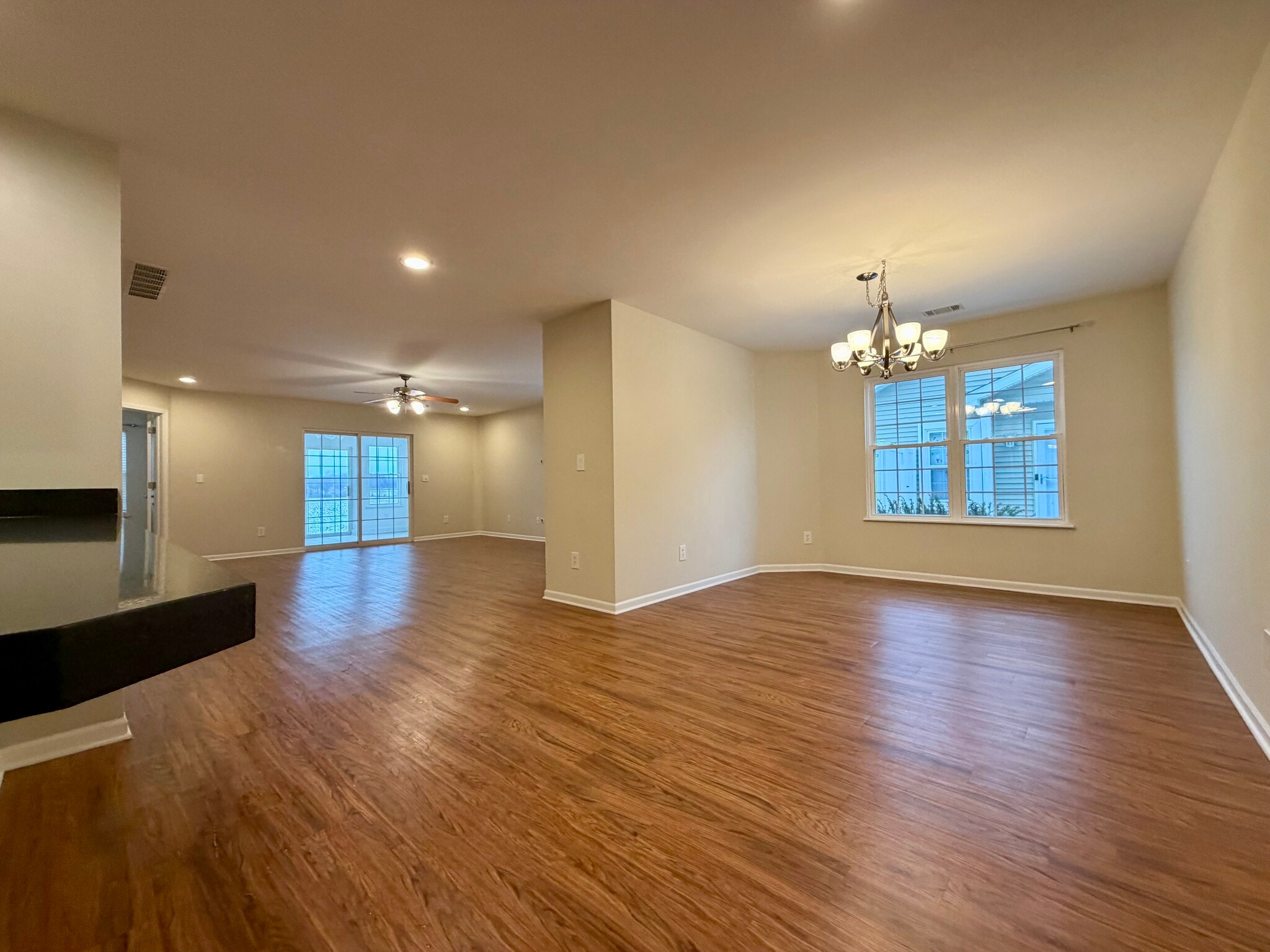 Building Photo - 10557 Maine Dr