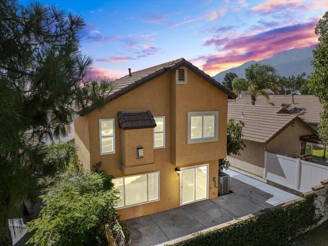 Building Photo - 6979 Walker Ct