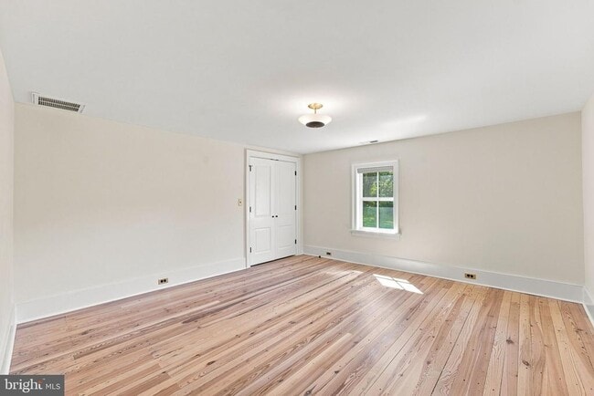 Building Photo - 5519 Hopewell Rd