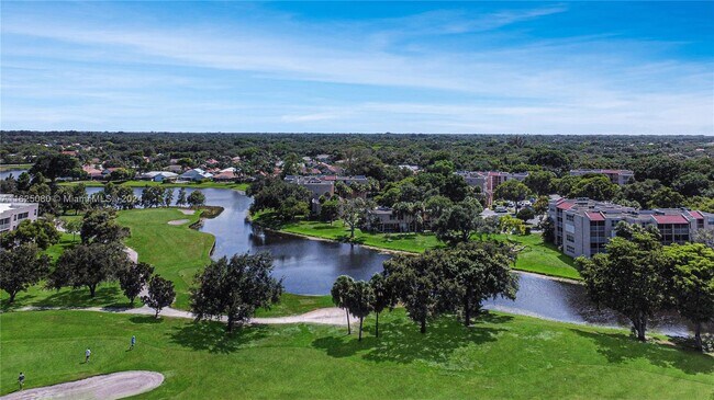 Building Photo - 1911 Sabal Palm Dr