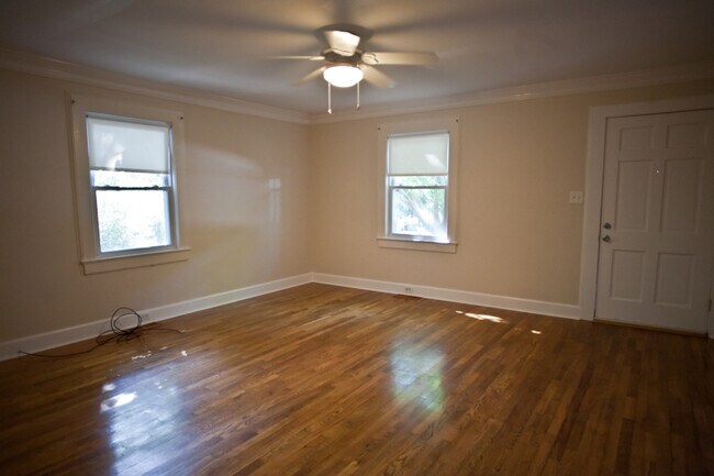 Building Photo - 104 Caldwell St