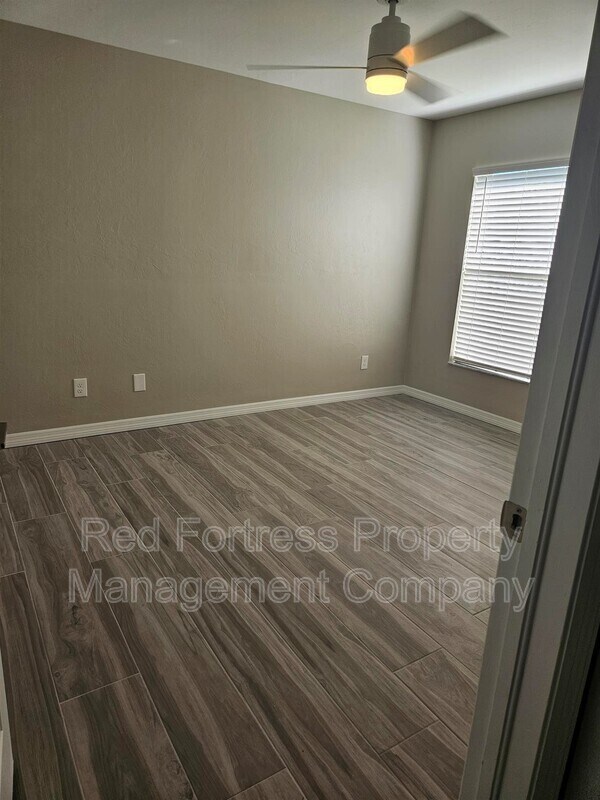 Building Photo - 410 SW 40th Terrace