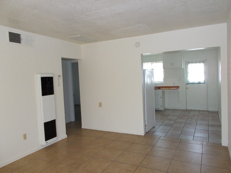 Building Photo - 4335 N 15th Ave