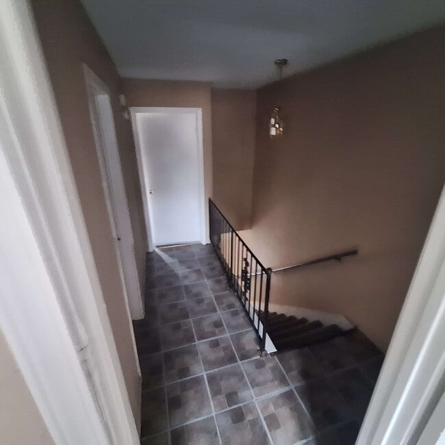 Building Photo - 2117 Giuffras Ave