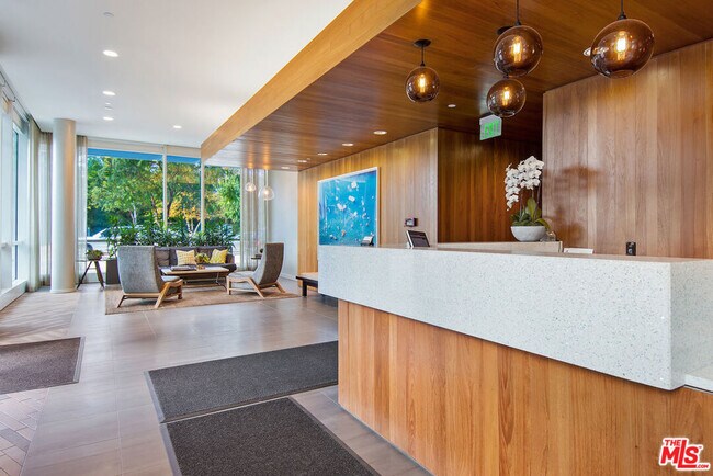 Building Photo - 1705 Ocean Ave