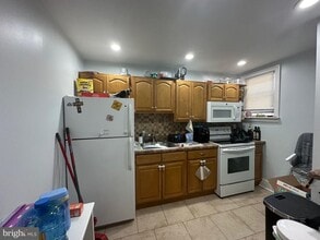 Building Photo - 6250 Erdrick St