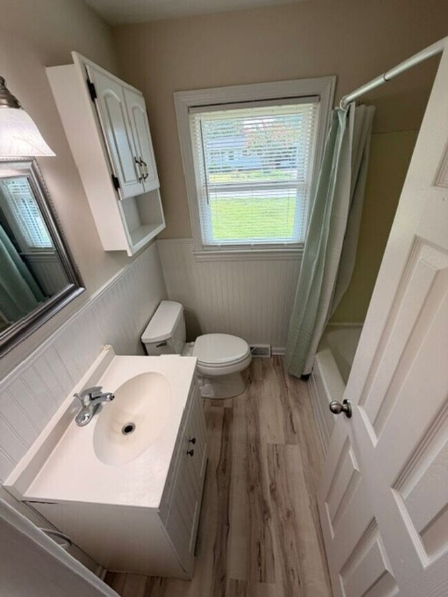 Building Photo - Cute 2 Bedroom in Taylors, SC!