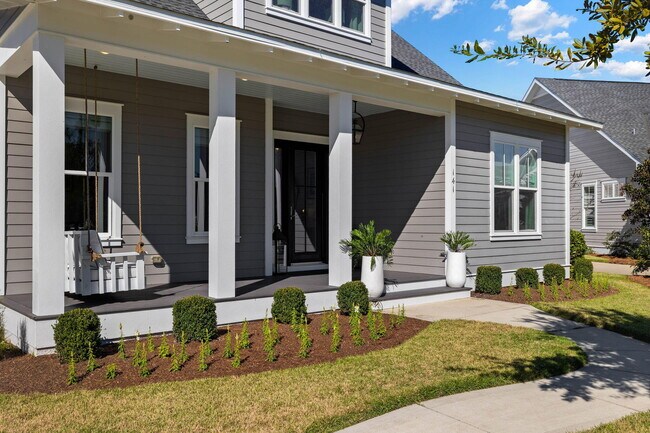 Building Photo - 141 Sandchase Cir
