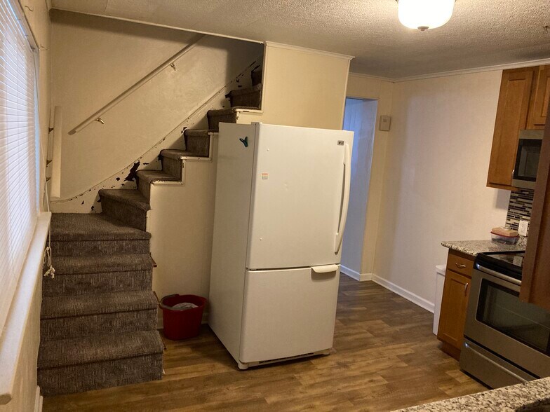 Back to Kitchen from bedroom - 55 S 19th St