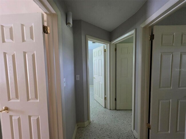 Building Photo - 25601 Laylaine Dr