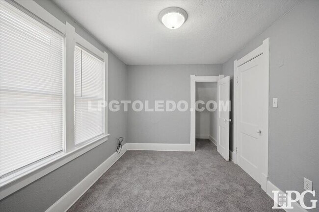 Building Photo - 1012 Idaho St